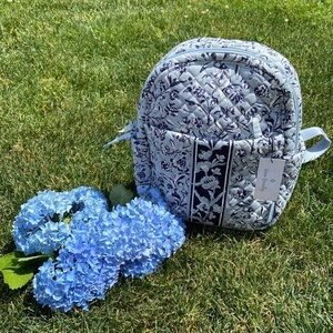 NWT Vera Bradley - Perennials Gray Small Backpack